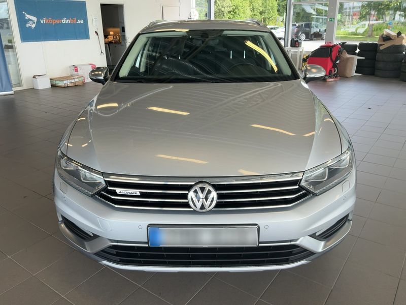 Volkswagen Passat Alltrack 2.0 TDI 4Motion BlueMotion Tech — zdjęcie 9