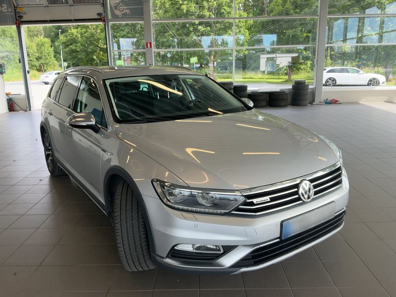 Volkswagen Passat Alltrack 2.0 TDI 4Motion BlueMotion Tech — zdjęcie 8
