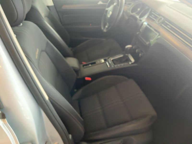 Volkswagen Passat Alltrack 2.0 TDI 4Motion BlueMotion Tech — zdjęcie 11