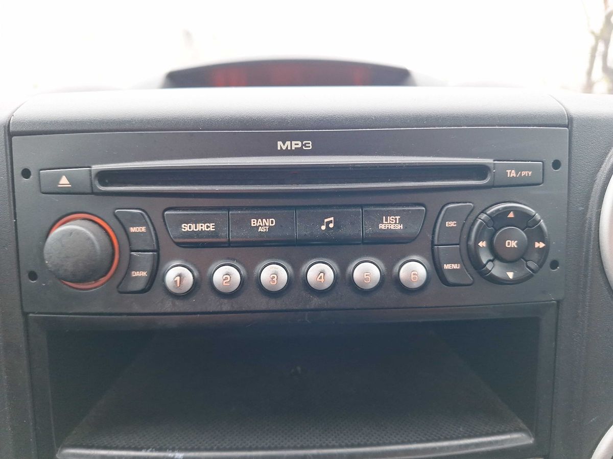 Peugeot Partner 2010 — photo 25