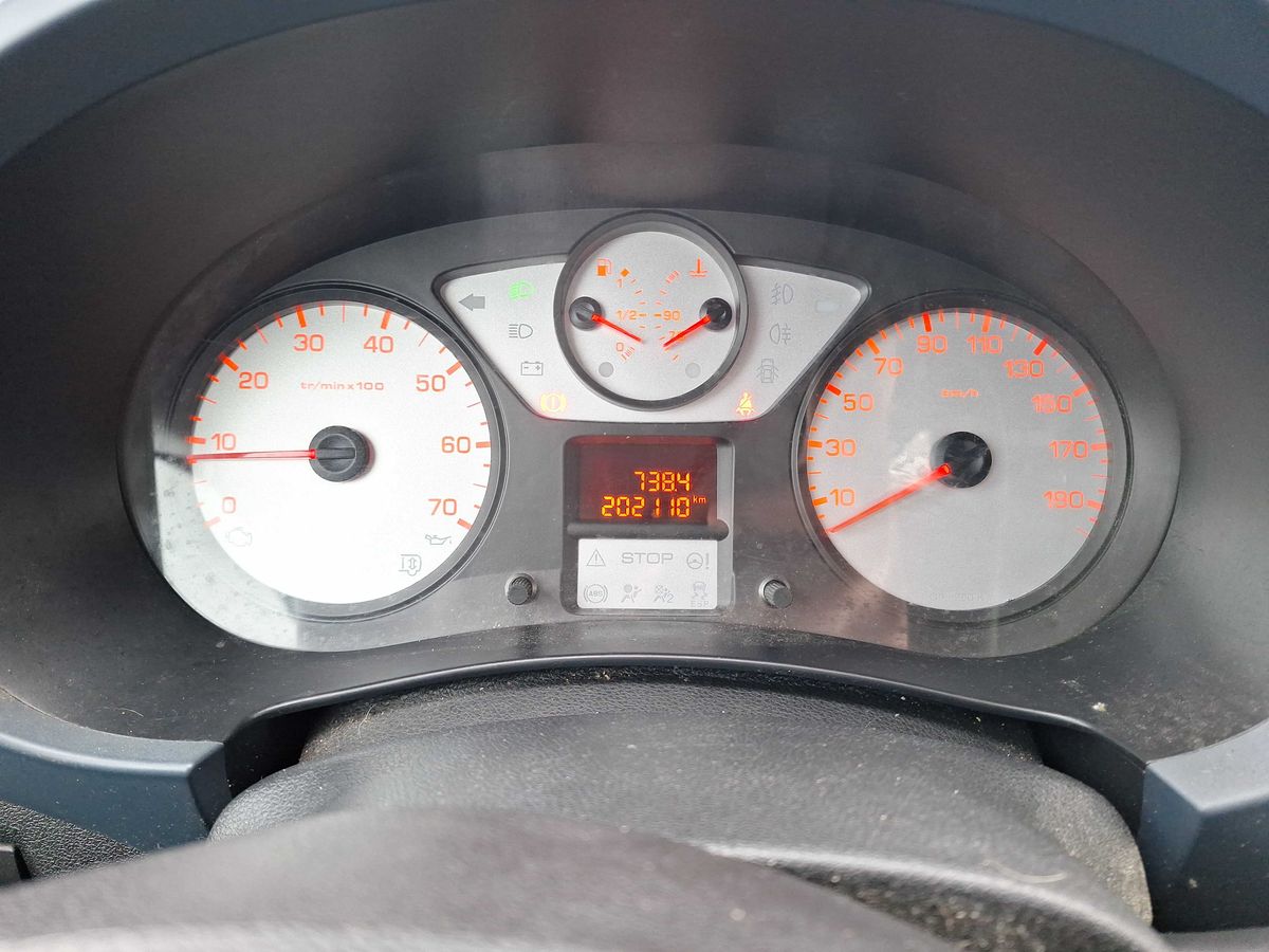 Peugeot Partner 2010 — photo 13