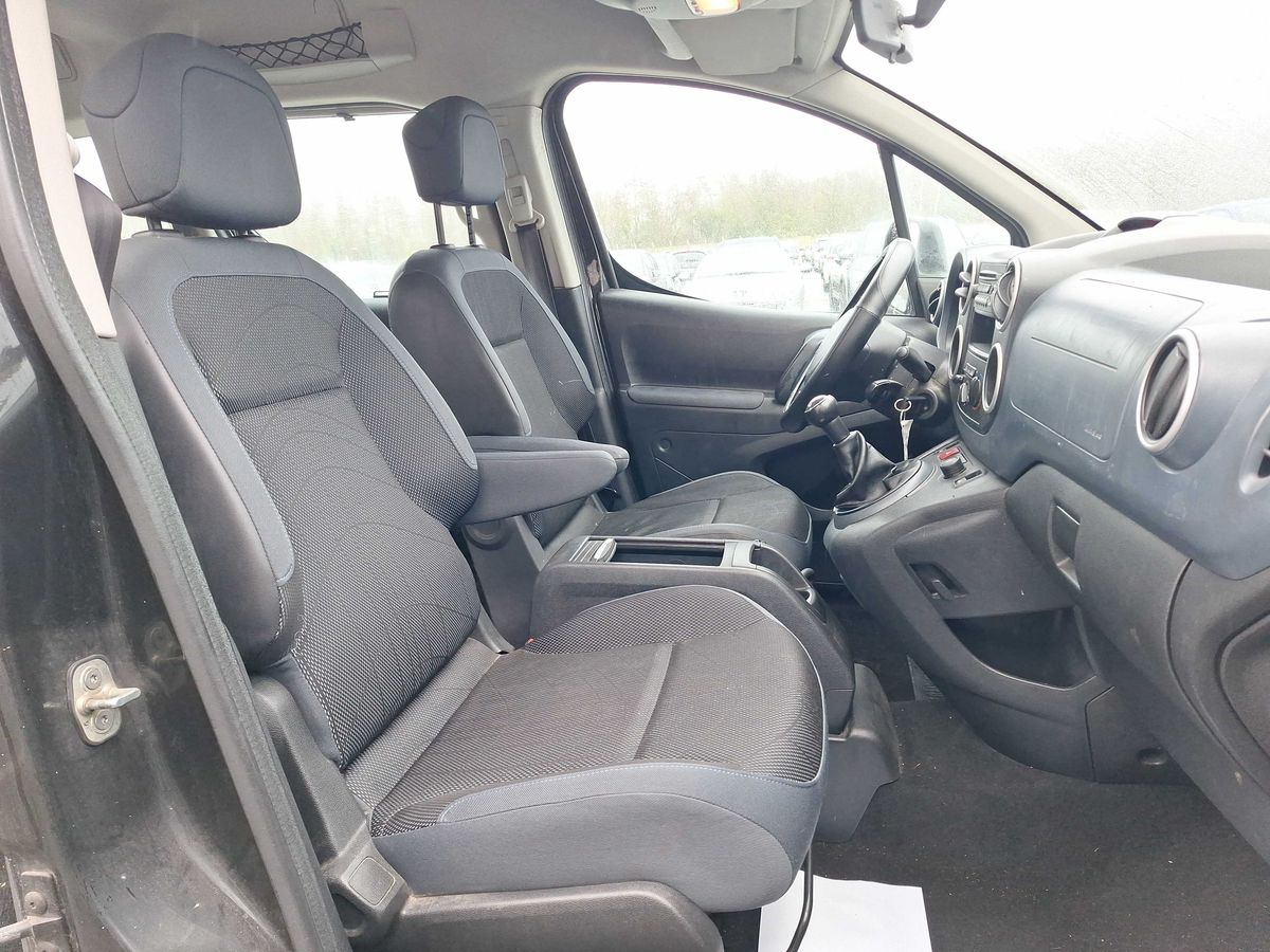 Peugeot Partner 2010 — photo 11