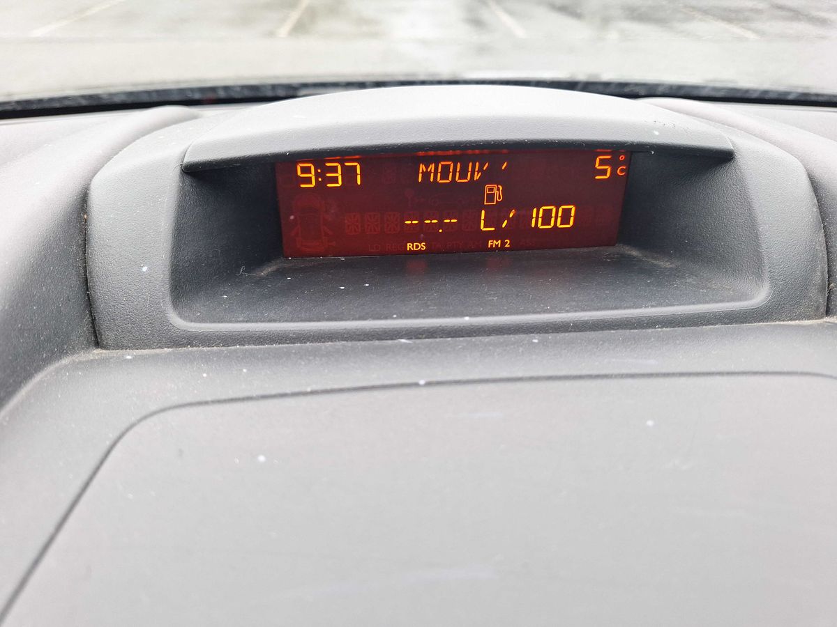 Peugeot Partner 2010 — photo 26