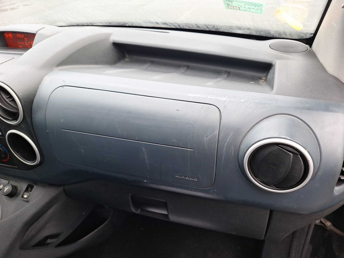Peugeot Partner 2010 — photo 90