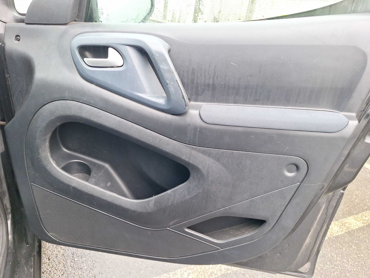 Peugeot Partner 2010 — photo 93