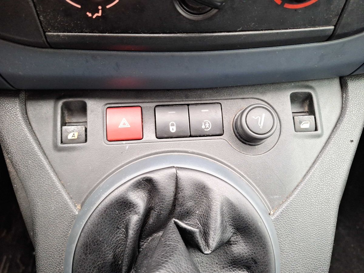 Peugeot Partner 2010 — photo 24