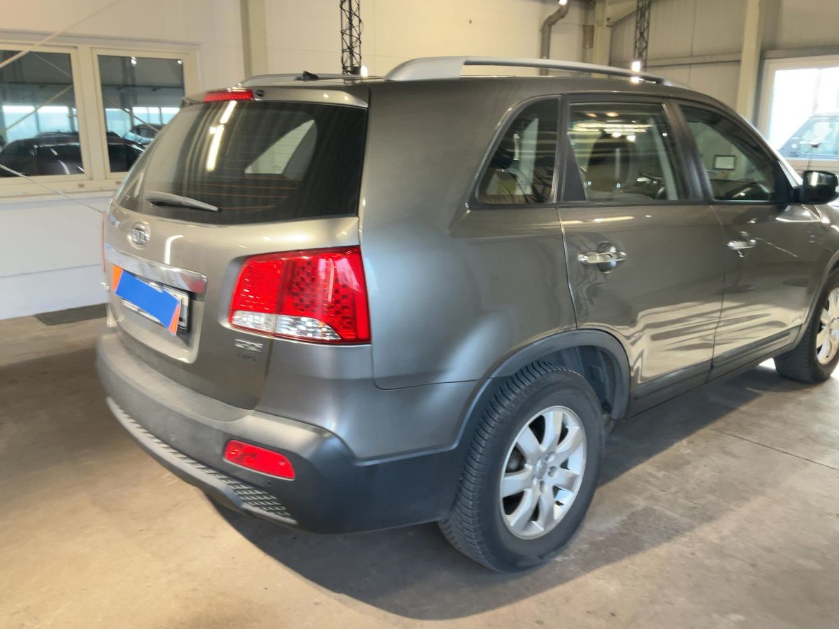 Kia Sorento 2011 — photo 9