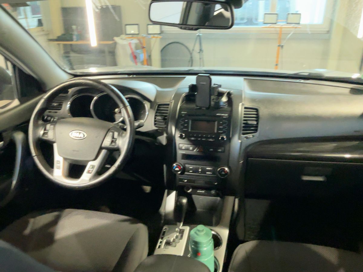 Kia Sorento 2011 — photo 18