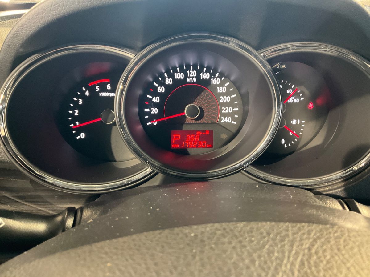 Kia Sorento 2011 — photo 19