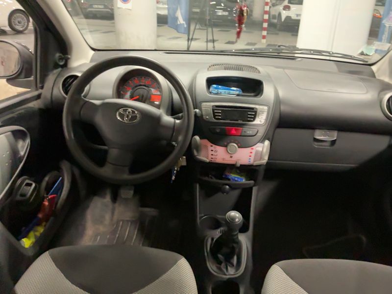 Toyota Aygo 1.0 VVT-i Dynamic 2012 – снимка 17