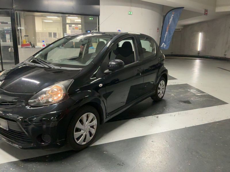 Toyota Aygo 1.0 VVT-i Dynamic 2012 – снимка 2