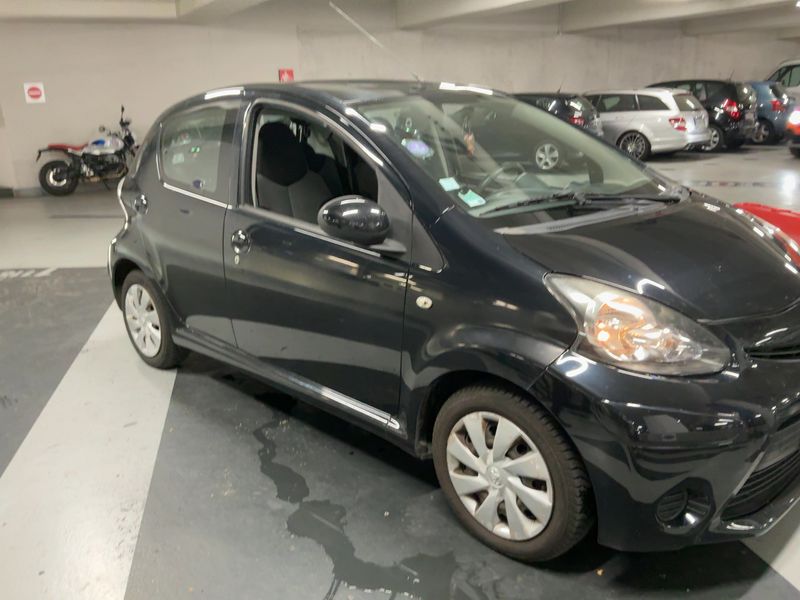 Toyota Aygo 1.0 VVT-i Dynamic 2012 – снимка 12
