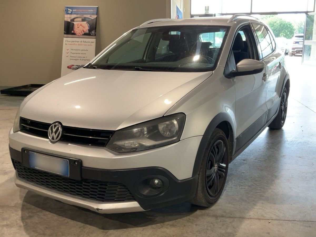 Volkswagen Polo 2015 — photo 1