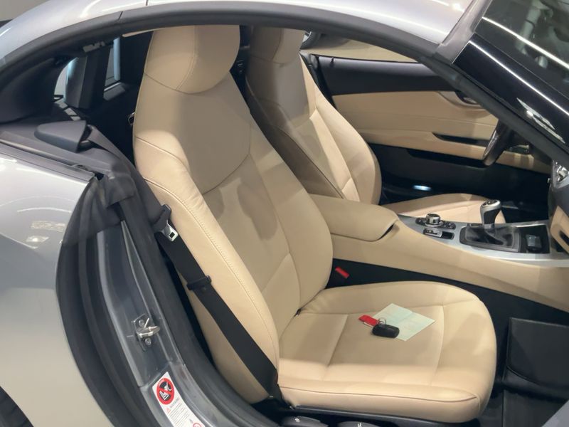 BMW Z4 sDrive 23i — zdjęcie 11