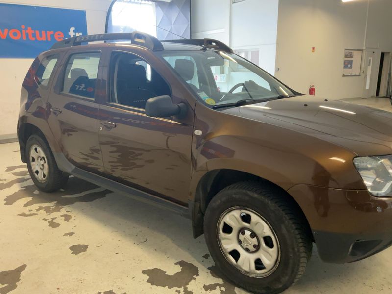 Dacia Duster 1.5 dCi Laureate 4x2 — zdjęcie 8