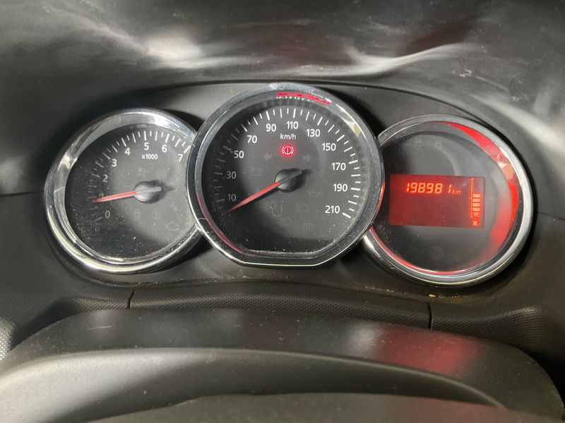 Dacia Duster 1.5 dCi Laureate 4x2 — zdjęcie 13