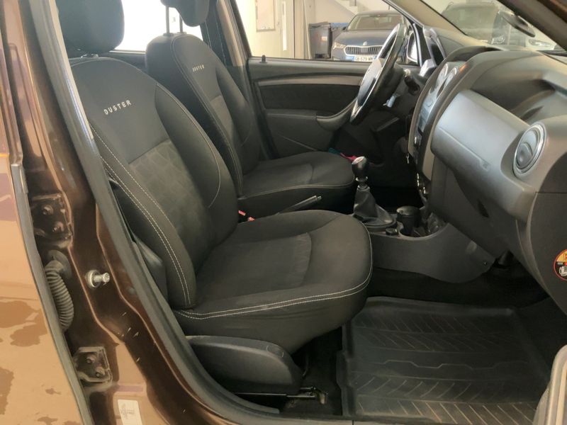 Dacia Duster 1.5 dCi Laureate 4x2 — zdjęcie 11