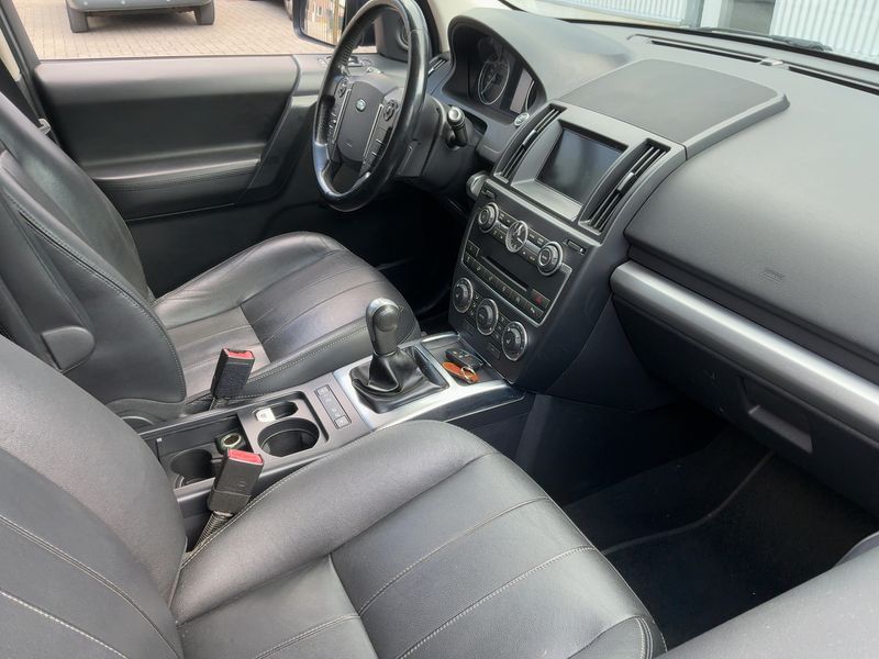 Land Rover Freelander 2.2 Td4 SE — zdjęcie 11