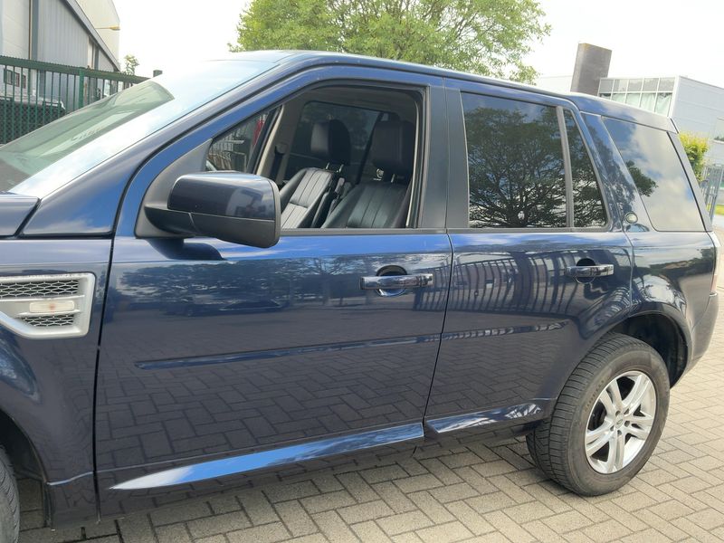 Land Rover Freelander 2.2 Td4 SE — zdjęcie 4