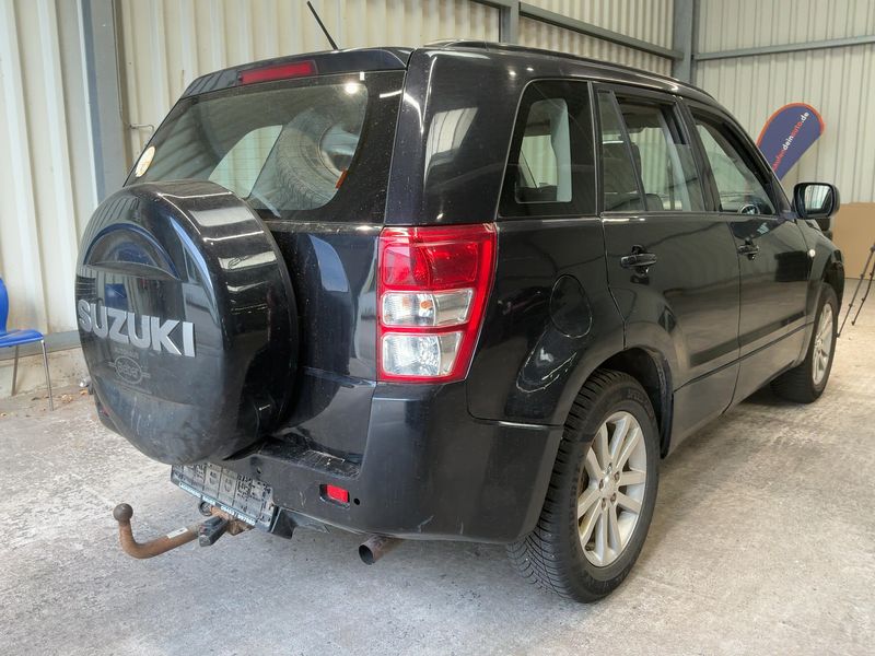 Suzuki Grand Vitara 2.0 Comfort — zdjęcie 6