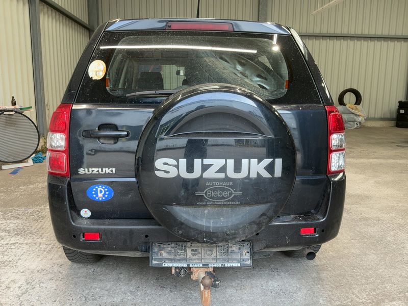 Suzuki Grand Vitara 2.0 Comfort — zdjęcie 5
