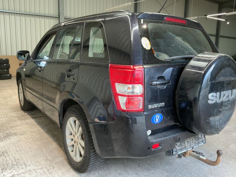 Suzuki Grand Vitara 2.0 Comfort — zdjęcie 3