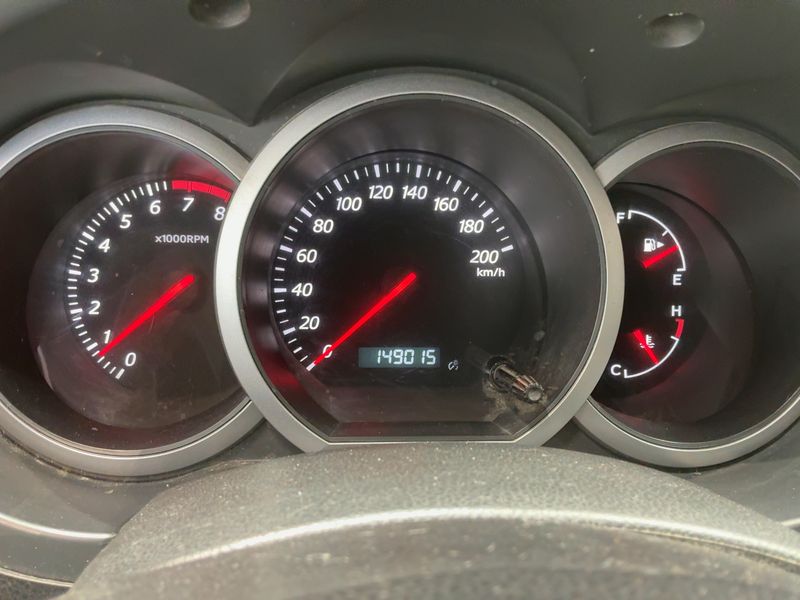 Suzuki Grand Vitara 2.0 Comfort — zdjęcie 13