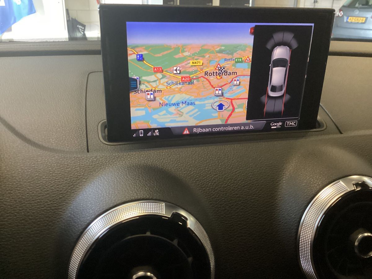 Audi A3 2018 — photo 28