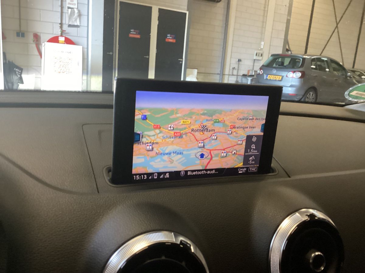 Audi A3 2018 — photo 30
