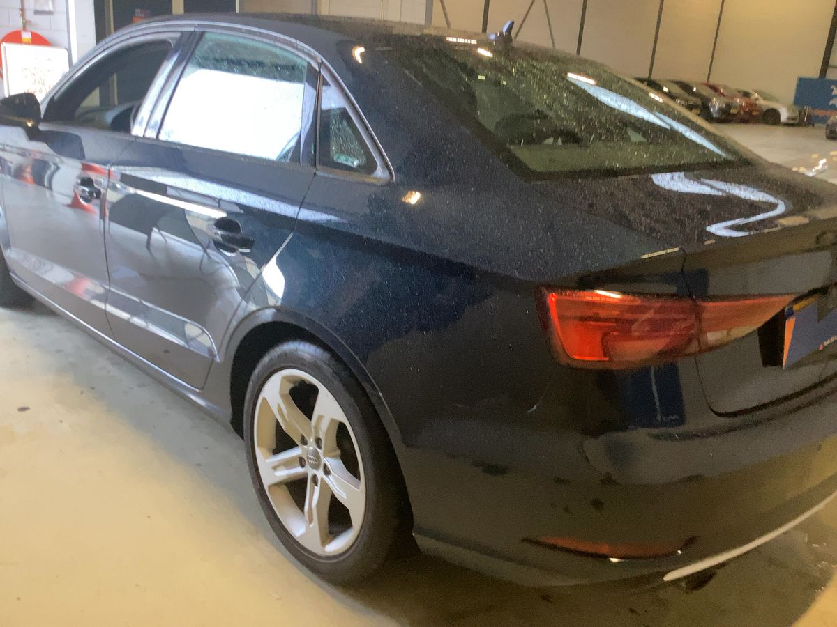 Audi A3 2018 — photo 7