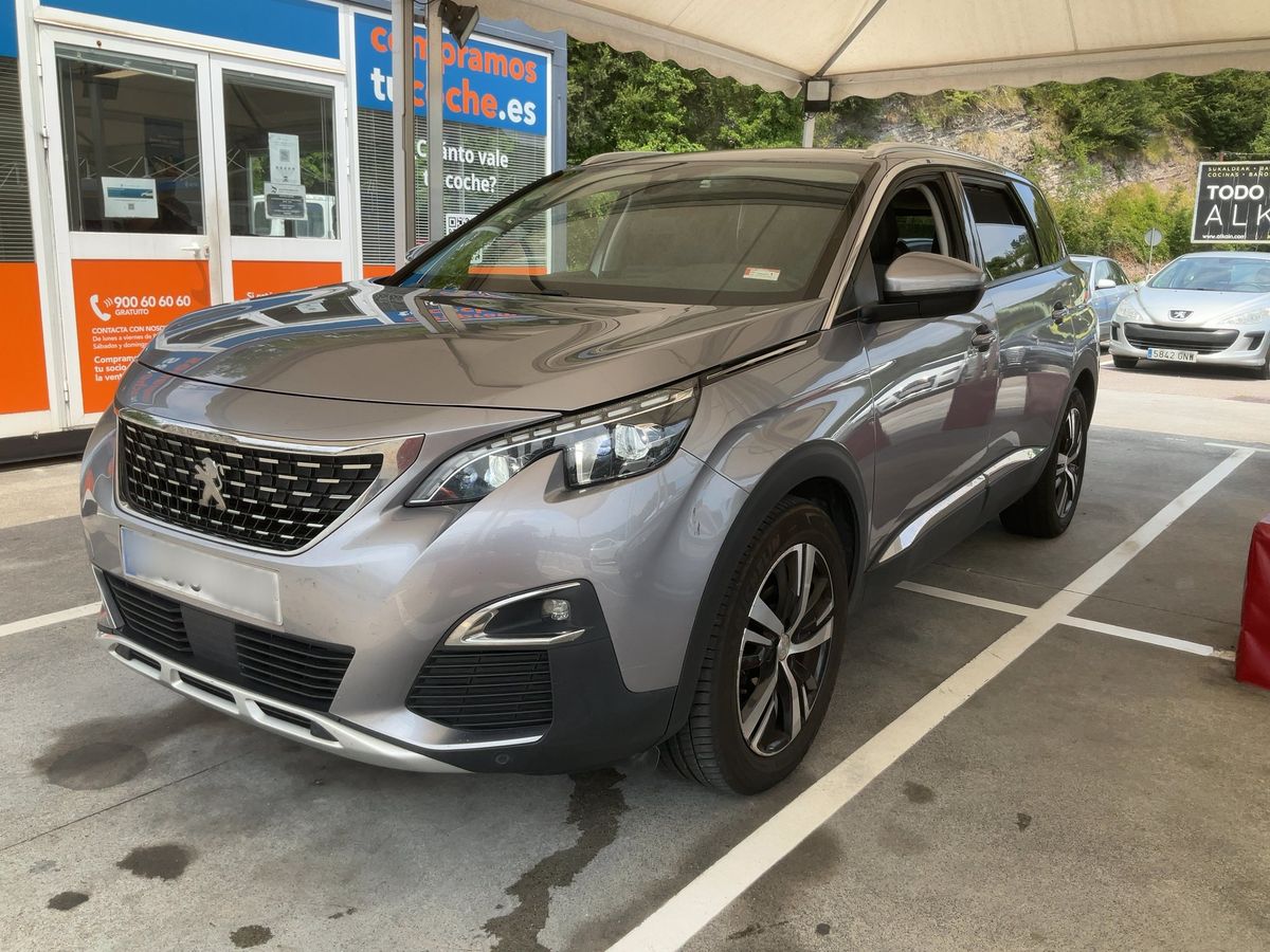 Peugeot 5008 2017 — photo 1