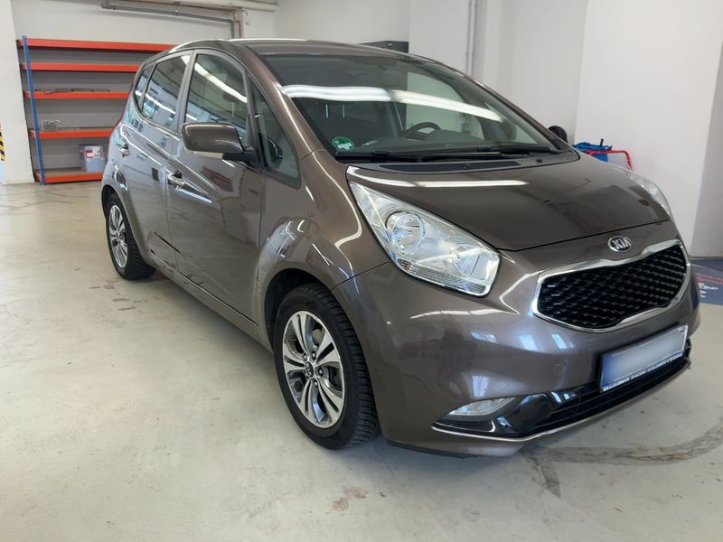 Kia Venga 1.6 Dream Team — zdjęcie 8