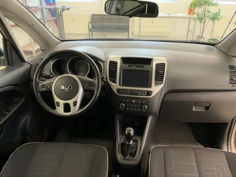 Kia Venga 1.6 Dream Team — zdjęcie 12