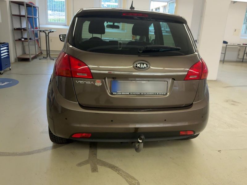 Kia Venga 1.6 Dream Team — zdjęcie 5