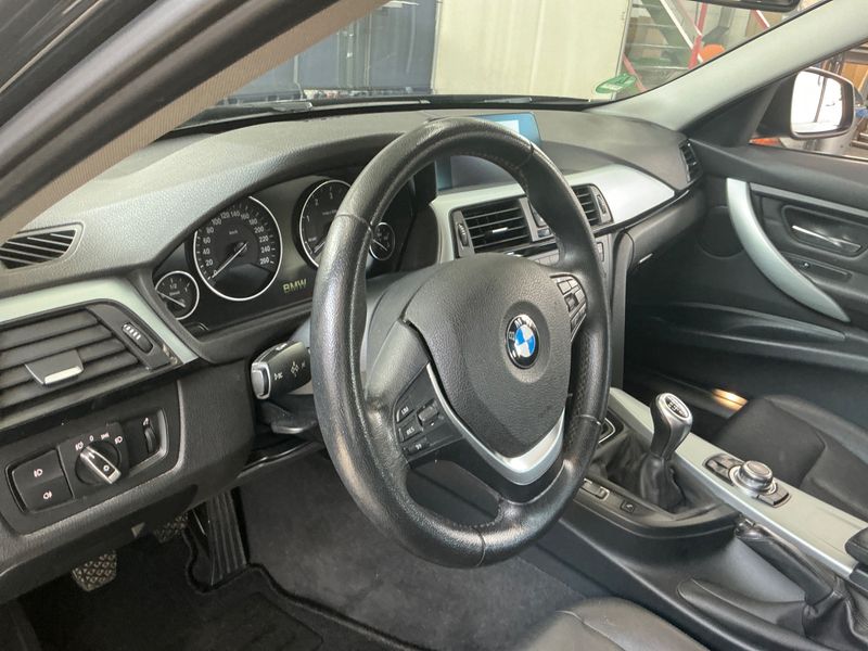 BMW 3er 318d xDrive 2014 – снимка 31
