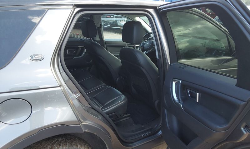 Land Rover Discovery Sport 2.0 Td4 SE AWD — zdjęcie 14