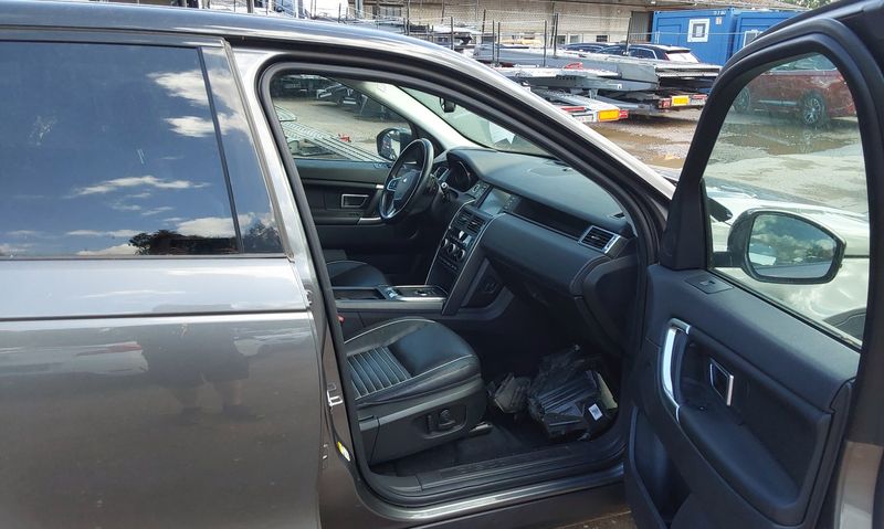 Land Rover Discovery Sport 2.0 Td4 SE AWD — zdjęcie 11