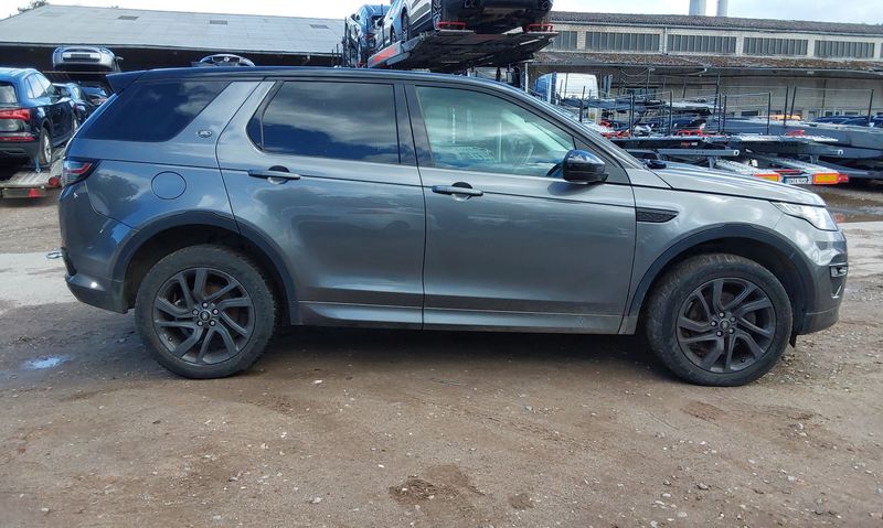 Land Rover Discovery Sport 2.0 Td4 SE AWD — zdjęcie 7