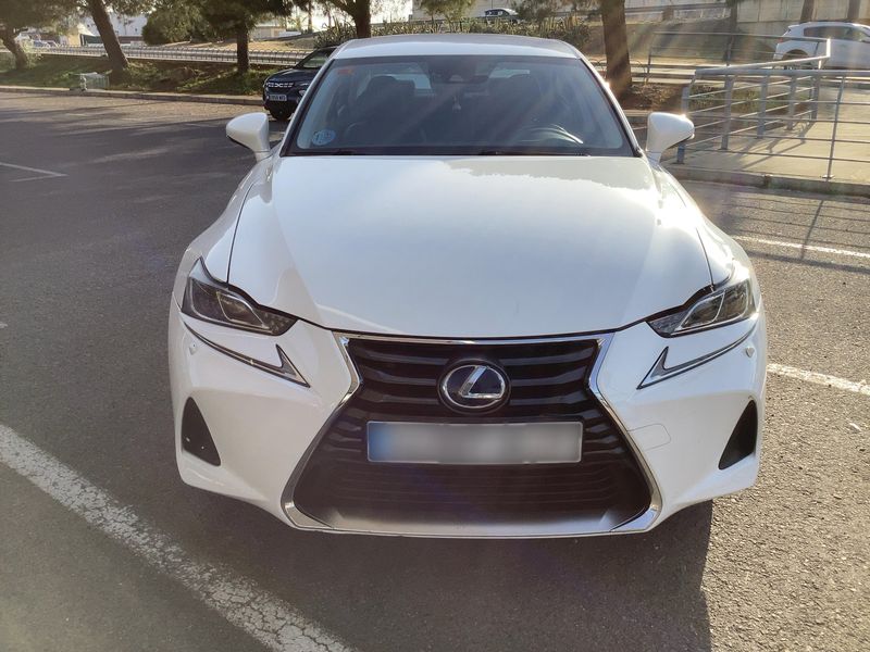 Lexus IS-Serie IS 300h Executive — zdjęcie 9