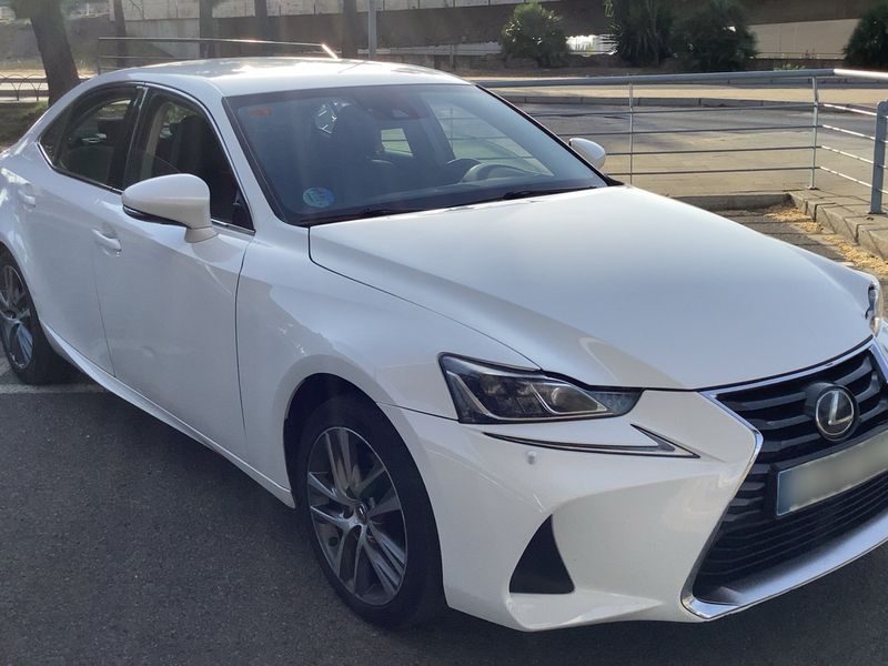 Lexus IS-Serie IS 300h Executive — zdjęcie 8