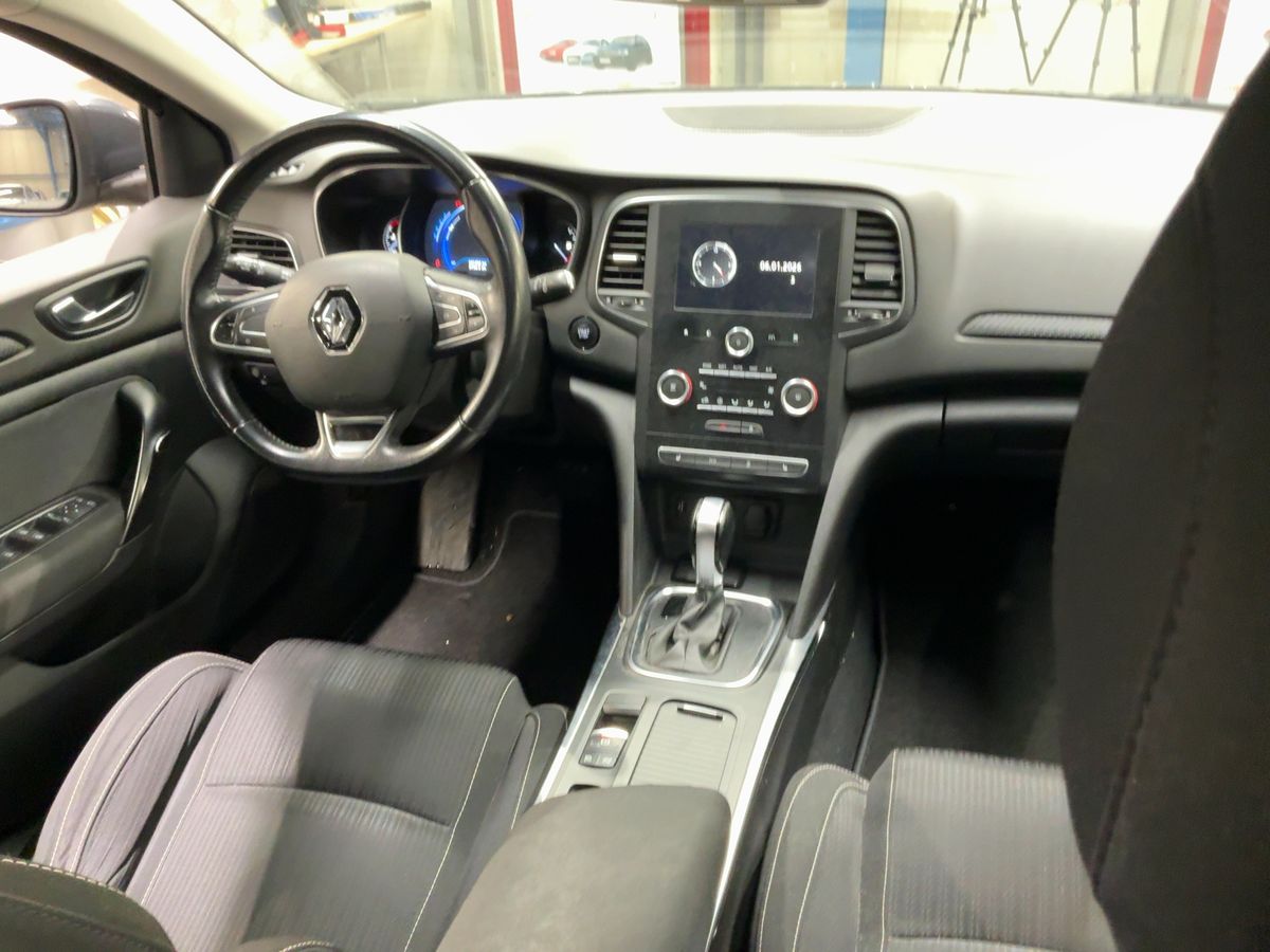 Renault Megane 2017 — photo 19