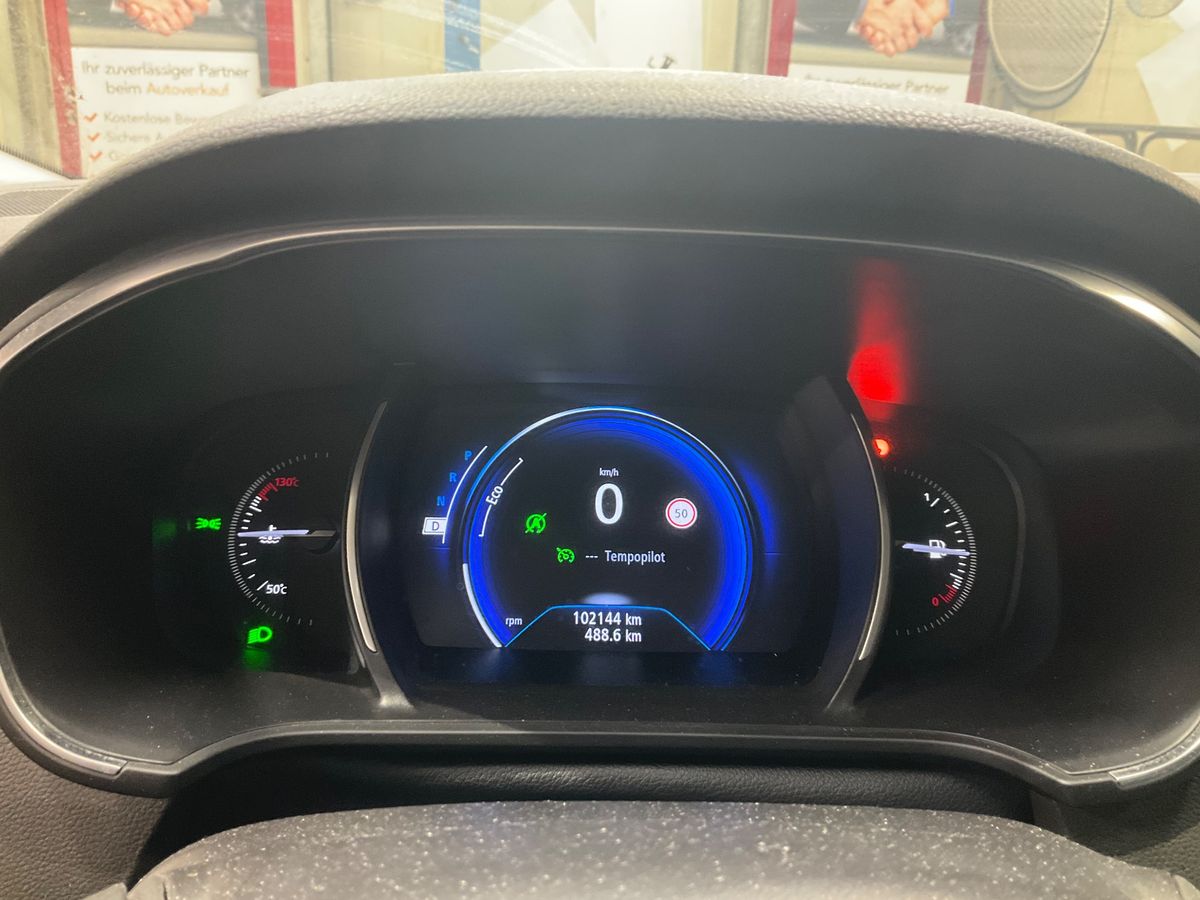 Renault Megane 2017 — photo 20