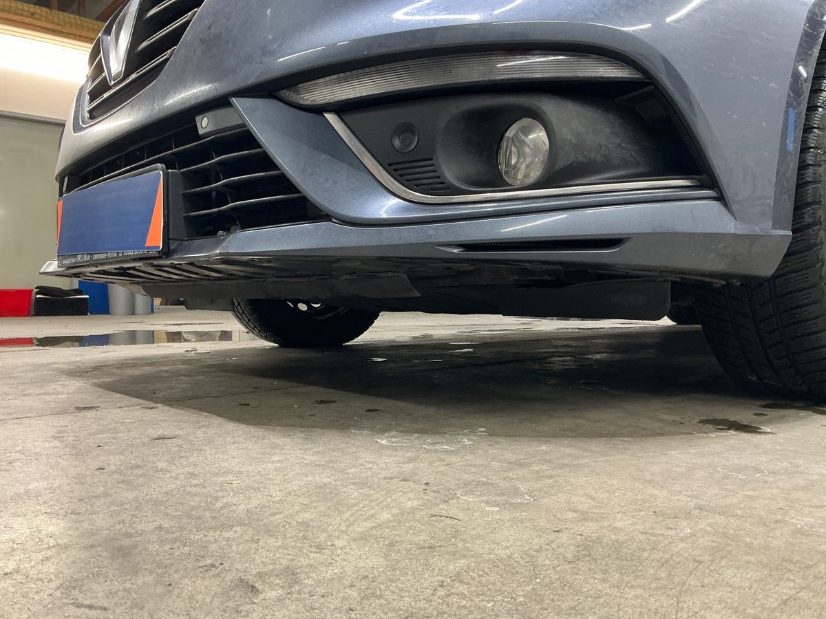 Renault Megane 2017 — photo 31