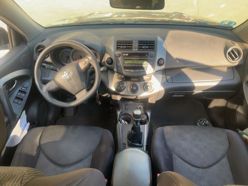 Toyota RAV 4 2.0 Active — zdjęcie 12