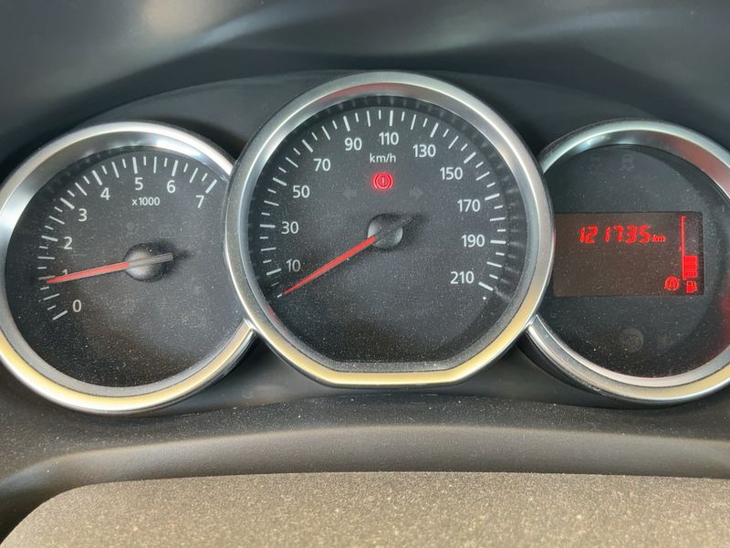Dacia Logan 0.9 TCe LPG Essential — zdjęcie 13