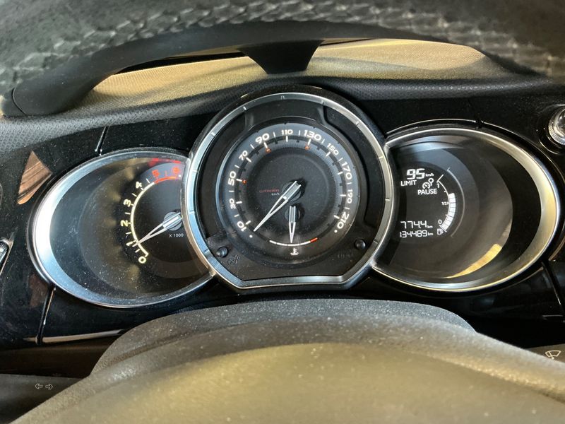 Citroen DS3 1.6 HDi SoChic — zdjęcie 13