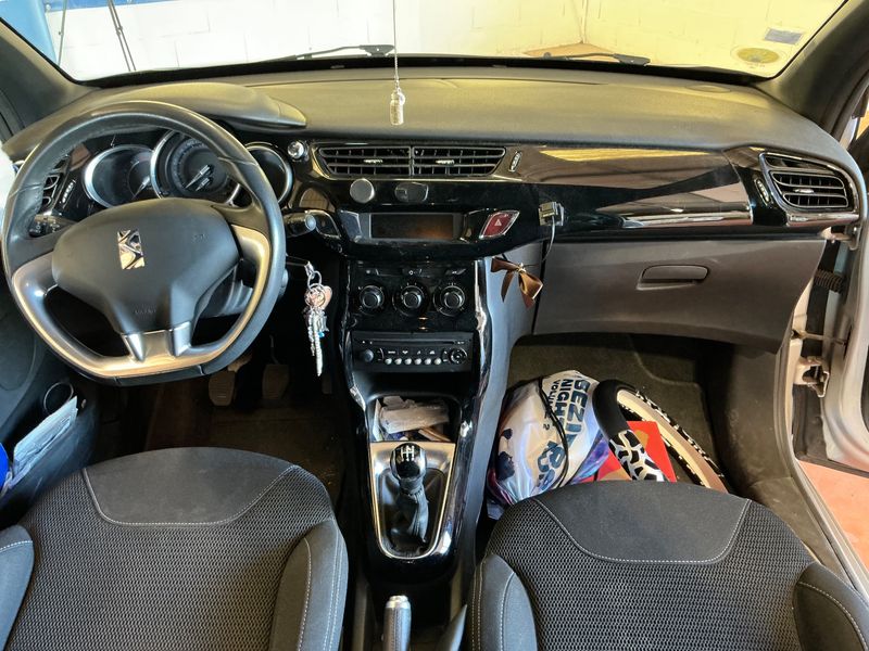 Citroen DS3 1.6 HDi SoChic — zdjęcie 12