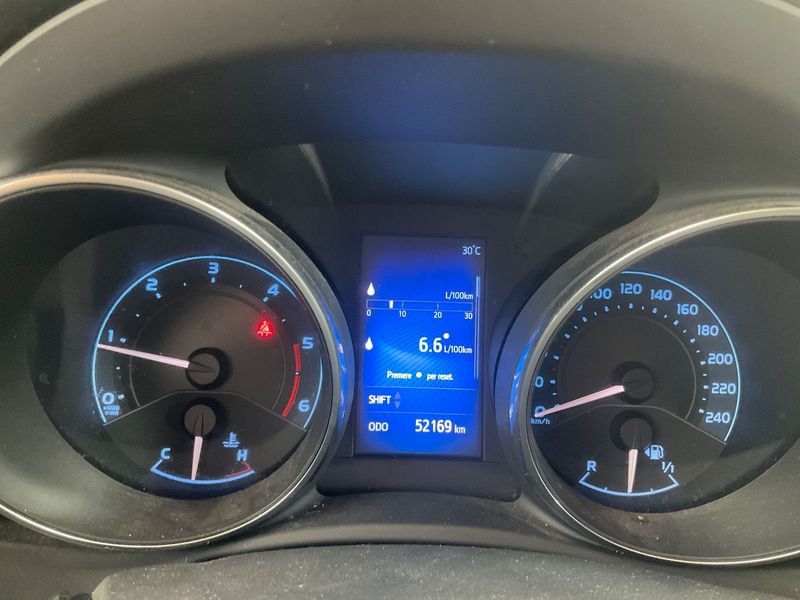 Toyota Auris Touring Sports 1.6 D-4D Active 2018 – снимка 18
