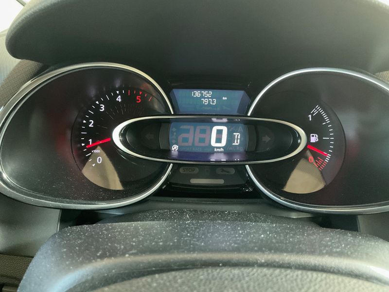 Renault Clio 1.5 dCi Energy Duel² — zdjęcie 13