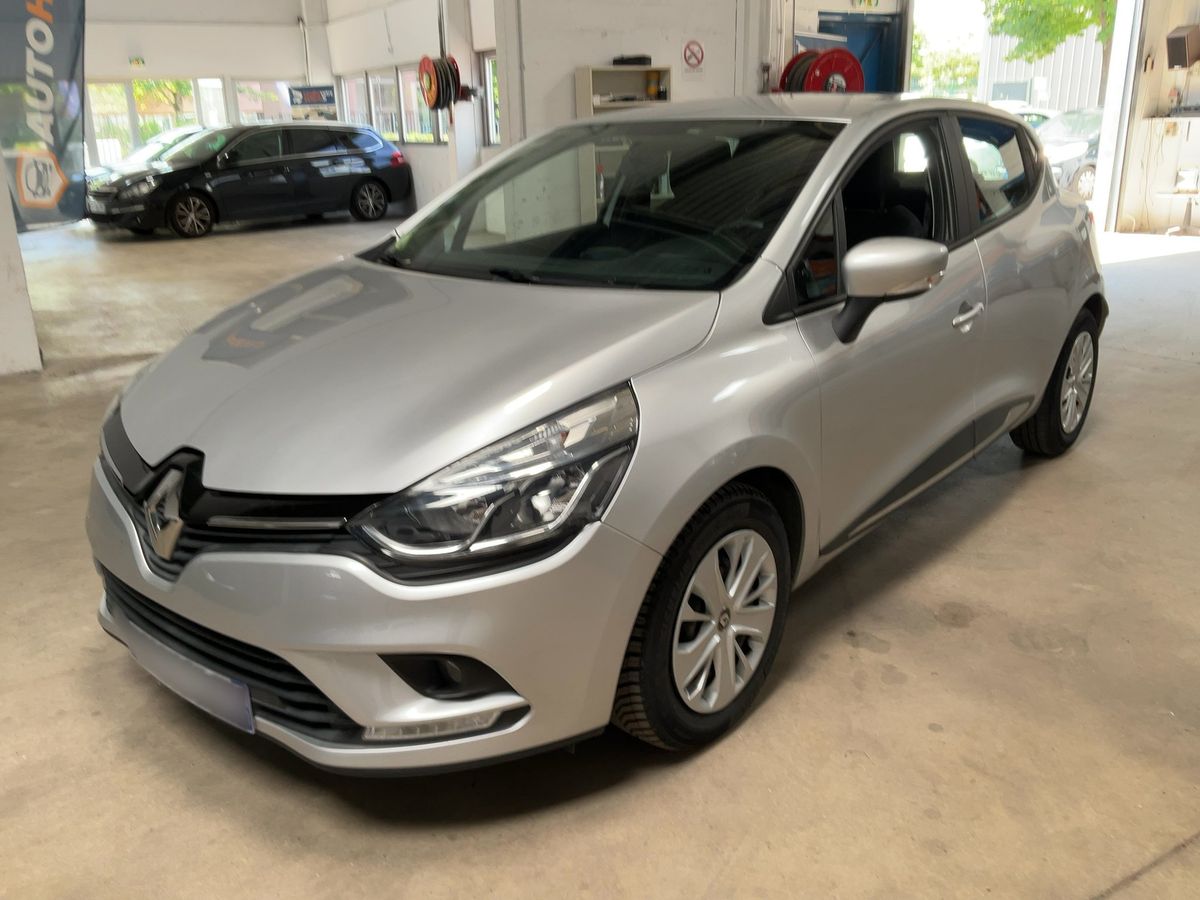Renault Clio 2017 — photo 1